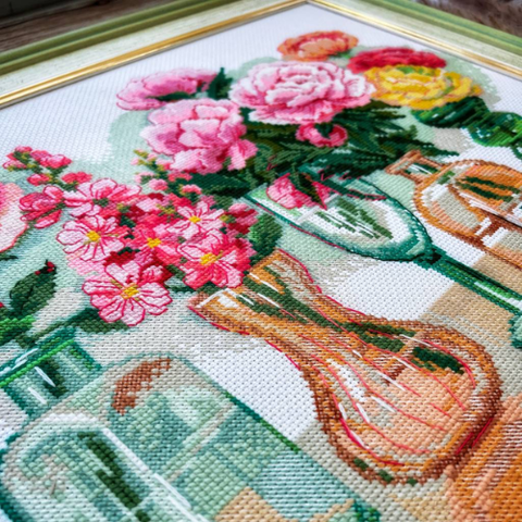 Siuvinėjimo kryželiu rinkinys „Gėlių simfonija“ 40 x 30 cm