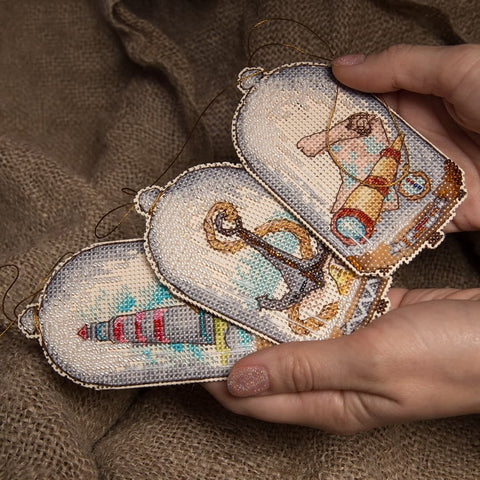 Charivna Mit siuvinėjimo kryželio rinkinys „Lobių paieškos“ su karoliukais, 6,5×11 cm