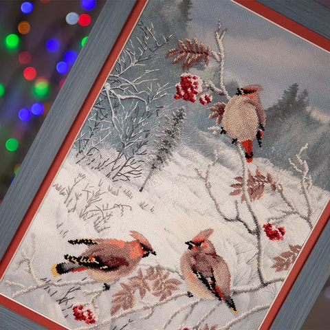 Charivna Mit Crystal Art — Žiemos skanėstas siuvinėjimo rinkinys, 24×35 cm