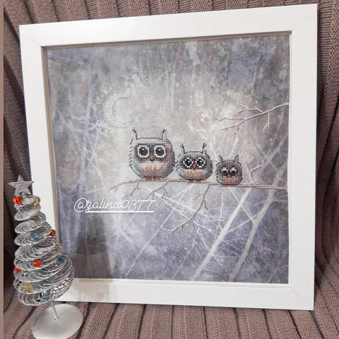 Charivna Mit kryželių rinkinys „Nakties sargyba“, 20×20 cm — Murano 32 ct, 12 Madeira spalvų