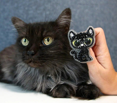 Rinkinys brošei „Juoda katė“ su Preciosa karoliukais