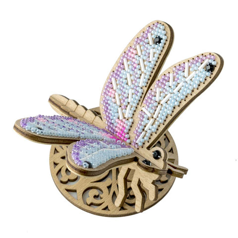 Laumžirgį vaizduojantis medinis karoliukų siuvinėjimo rinkinys „Wonderland Crafts“