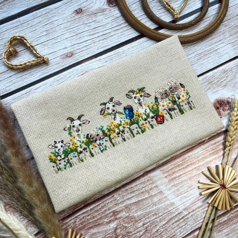 Siuvinėjimo kryželiu rinkinys „Kaimo pokalbiai“ 24 x 8 cm