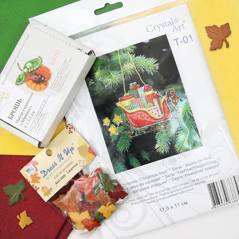 Kryželiu siuvinėjimo rinkinys kalėdiniams eglutės žaisliukams su plastikine kanva