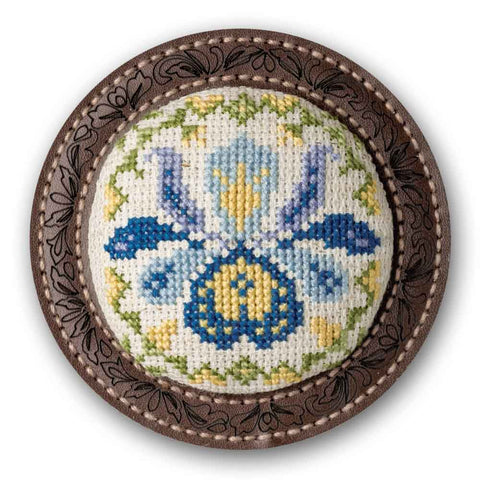 Siuvinėjimo adatinės ir adatų pagalvėlės rinkinys „Vilkdalgiai“ kryželiui – Wonderland Crafts