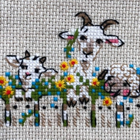 Siuvinėjimo kryželiu rinkinys „Kaimo pokalbiai“ 24 x 8 cm