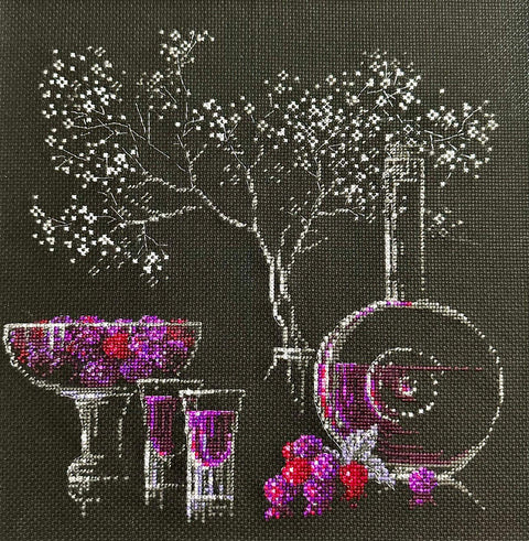 RIOLIS siuvinėjimo rinkinys Nr.1276 „Still Life with Liquor“ — 30×30 cm, 14 spalvų, 14 ct juoda Aida