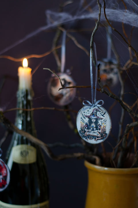 Mini karoliukų siuvinėjimo komplektas „Kerėtoja“ — interjero dekoracija