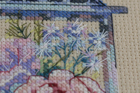 Abris Art siuvinėjimo rinkinys „Švelni šviesa“ — Aida 14 (15×19 cm), 34 spalvų