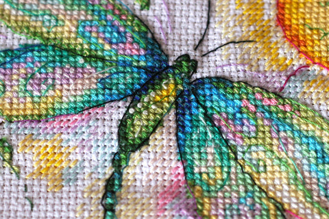 Abris Art siuvinėjimo rinkinys kryželiu „Spalvų magija“ 14 ct, 38 spalvos, 25×23 cm