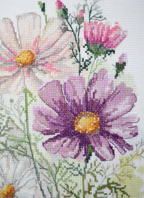 Siuvinėjimo kryželiu rinkinys „Jausmingos spalvos“ – 38 atspalviai, 20×32 cm dekoratyvinis paveikslas