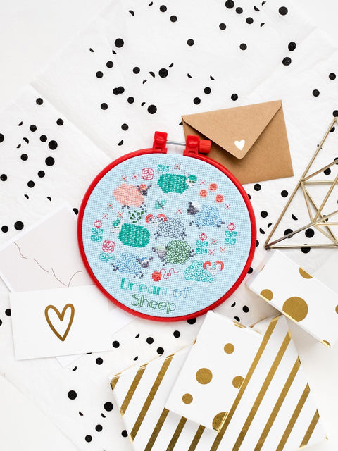 Abris Art kryželių rinkinys „Avytės miegas“ 15×15 cm, 14 ct, 12 spalvų