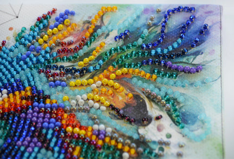 Abris Art siuvinėjimo karoliukais rinkinys „Išdidus povas“, 15×15 cm, Preciosa