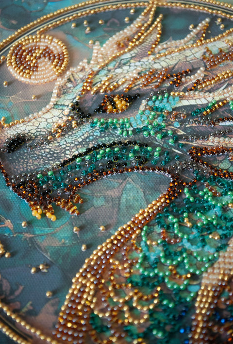 Vidutinio formato biserio siuvinėjimo paveikslo rinkinys „Ugnies kvapas“ 20x20 cm