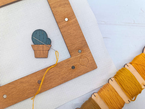 Adatų laikiklis‑magnetas „Kaktusas“ KF059/62 siuvimui - kaSiulai.lt