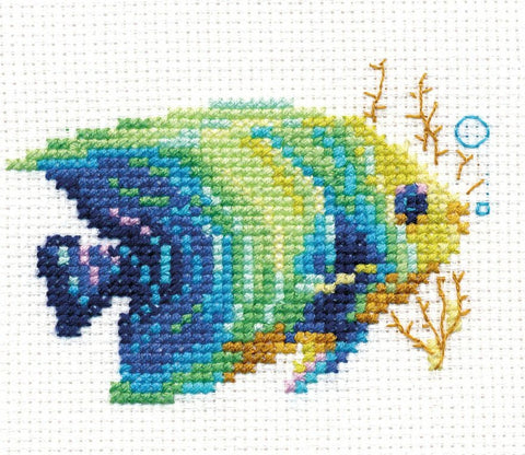Alisa kryželių siuvinėjimo rinkinys „Tropinės žuvys“ – Aida 14 ct, 13 spalvų, 8×7 cm - kaSiulai.lt