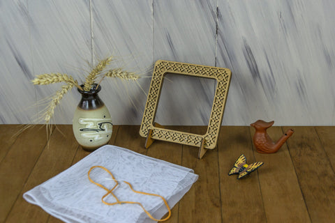 Ąžuolinis magnetinis siuvinėjimo rėmelis 14×14 cm, idealus rankdarbiams - kaSiulai.lt