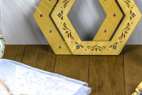 Ąžuolinis magnetinis siuvinėjimo rėmelis 14×16 cm – aukštos kokybės rankdarbiams - kaSiulai.lt