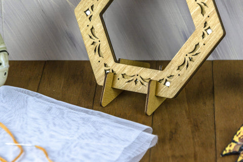 Ąžuolinis magnetinis siuvinėjimo rėmelis 14×16 cm – aukštos kokybės rankdarbiams - kaSiulai.lt