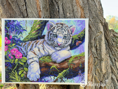 Baltasis tigras — siuvinėjimas kryželiu 37×29 cm - kaSiulai.lt