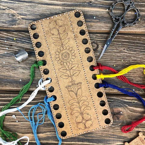 Perforuotas medinis siuvinėjimo ruošinys kryželiu 9,5×20 cm — be siūlų