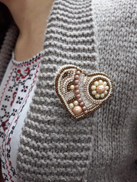 Crystal Art siuvinėjimo karoliukais segė „Meduolis“ – kūrybinis rinkinys (Charivna Mit)