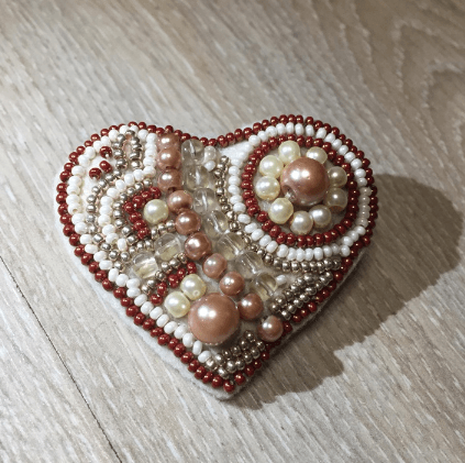 Crystal Art siuvinėjimo karoliukais segė „Meduolis“ – kūrybinis rinkinys (Charivna Mit)