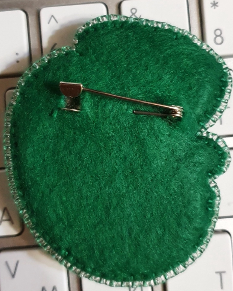 Charivna Mit karoliukų siuvinėjimo rinkinys — segė „Chameleonas“ (Crystal Art), 5×5,5 cm