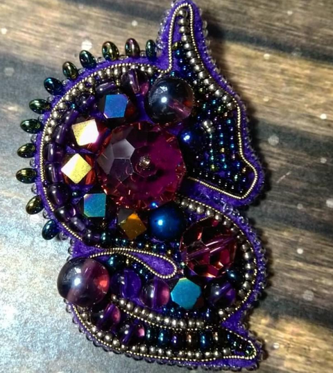 Karoliukų siuvinėjimo rinkinys brošei „Drakonas“ — Crystal Art (Charivna Mit)