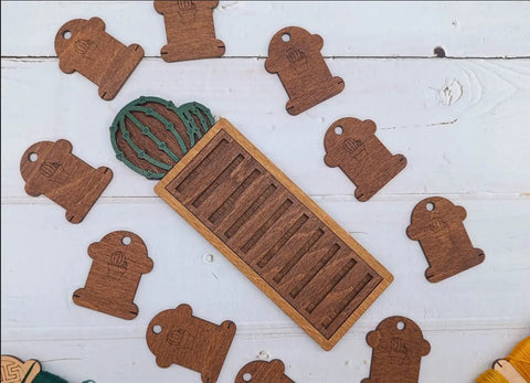 Cactus KF016/2 siuvimo ritėlių laikiklis – vieta 10 ritėlių - kaSiulai.lt