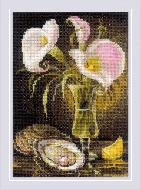 RIOLIS siuvinėjimo rinkinys Nr. 2267 „Kalijos ir austrė“, 15×21 cm, 21 spalvų