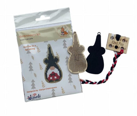 Dekoratyvinė nykštuko figūrėlė su smokingu KF022/82 - kaSiulai.lt