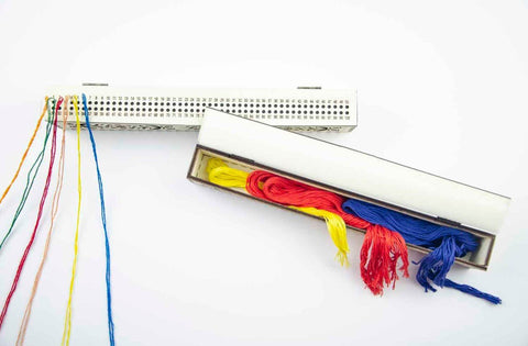 Dramblio kaulo medinis adatų laikiklis siuvinėjimui — 100 skylių - kaSiulai.lt