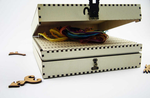 Elegantiškas dramblio kaulo medinis adatų laikiklis — 210 skylių - kaSiulai.lt