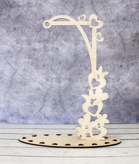 Elegantiškas medinis pakabinamas stovas „Širdelės“, 25×9×29 cm - kaSiulai.lt