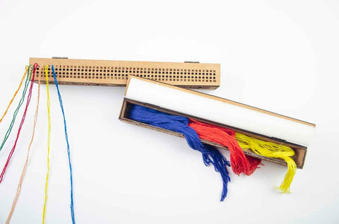 Elegantiškas riešutmedžio adatų laikiklis siuvėjams – 100 skylių - kaSiulai.lt