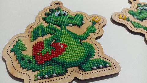 Fėja violetinėje suknelėje — siuvinėjimo rinkinys su karoliukais - kaSiulai.lt