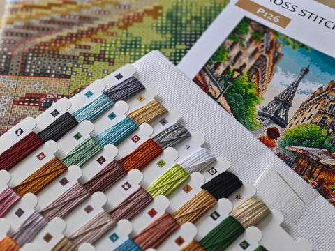 Kryželiu siuvinėjimo rinkinys „From Paris With Love“ ant 16 ct Aida, 66 spalvos, AVA Stitch