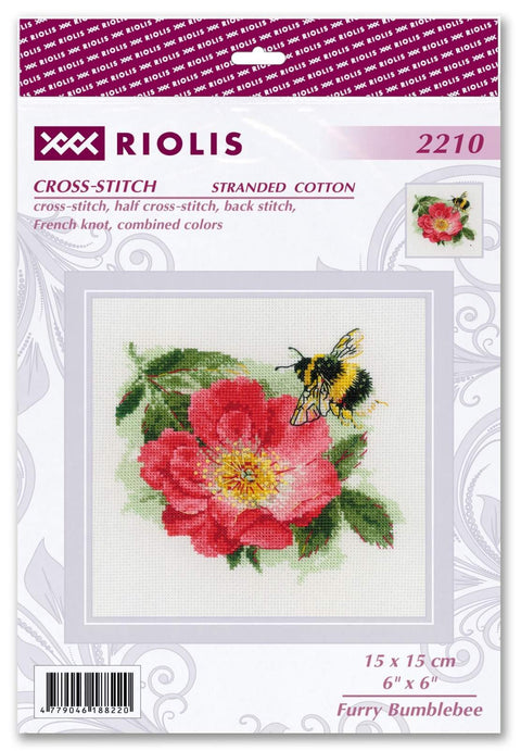 RIOLIS siuvinėjimo rinkinys „Pūkuotoji kamanė“ Nr.2210 — 15×15 cm, 14 spalvų