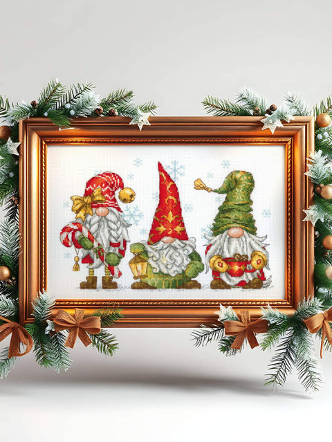 Siuvinėjimo rinkinys RIOLIS "Jolly Gnomes" Nr. 2234 — 30×21 cm, 20 spalvų