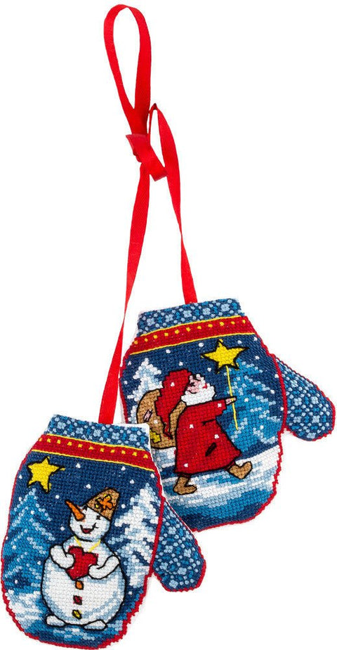 Kalėdinė kryželiu siuvinėta pirštinaičių dekoracija eglutei — puiki dovana - kaSiulai.lt