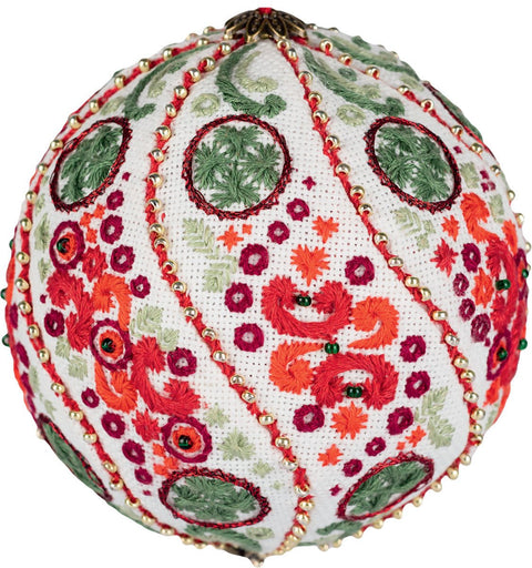 Kalėdinis siuvinėjimas kryželiu — eglutės žaisliukai ir raštai - kaSiulai.lt