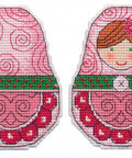 Kalėdinis žaisliukas „Matrioška“ — siuvinėjimo rinkinys ant plastikinės kanvos, 7×9,7 cm - kaSiulai.lt