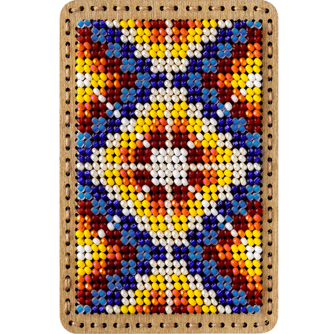 Karoliukų siuvinėjimo komplektas adatinės dėžutei su perforuotu dangteliu 6×9 cm, 7 spalvos, 975 vnt.