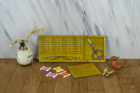 Kompaktiškas stalinis siūlų ričių organizatorius - kaSiulai.lt