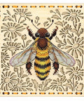 Komplektas siuvinėjimui „Ramunėlių laukas“ — perforuota medinė bazė 20×20 cm - kaSiulai.lt