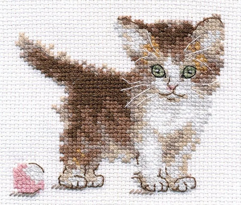 Kryželių siuvinėjimo rinkinys „Maža katytė“, Aida 14, 10×8 cm, 10 spalvų - kaSiulai.lt