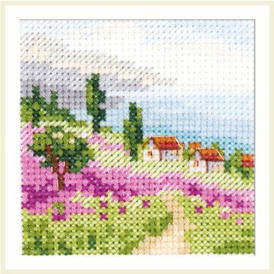 Levandos prie jūros — siuvinėjimo komplektas 7×7 cm (Aida 14, 16 spalvų) - kaSiulai.lt