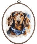 Luca - S siuvinėjimo komplektas kryželiu su lankeliu „Taksas“ 16×17 cm - kaSiulai.lt