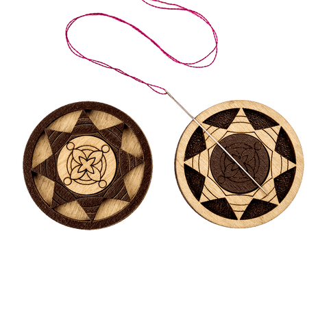 Kompaktiškas dvipusis adatų laikiklis su neodimio magnetais siuvinėjimui